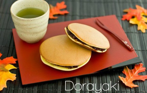 Cách làm bánh Dorayaki nhân đậu đỏ ngon tuyệt