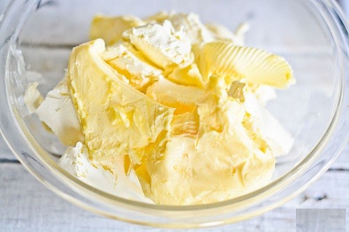 Đánh bơ và cream cheese