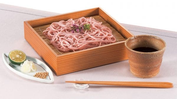 Món mì lạnh anh đào truyền thống của Nhật