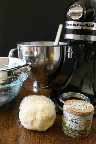 Bọc bơ bằng nilon và bảo quản trong tủ lạnh